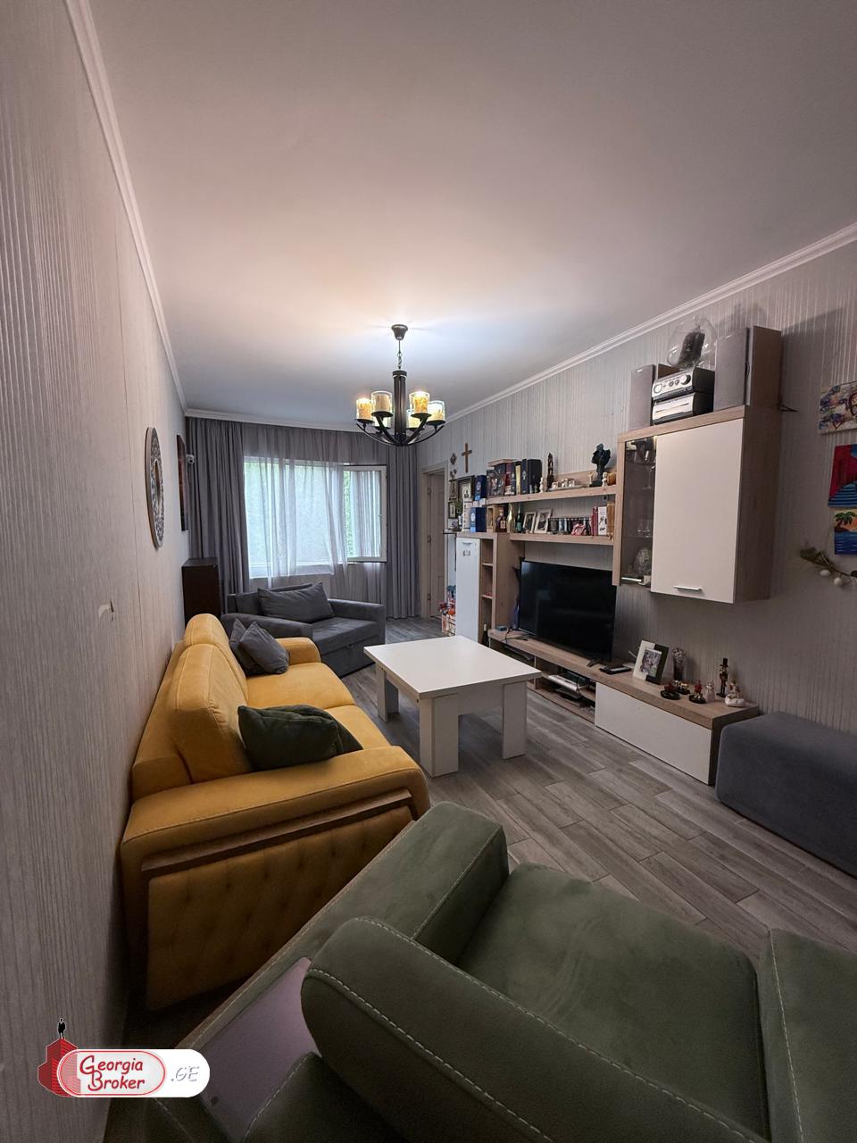 nearly repaired 3-room apartment for sale